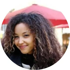 Hila Bronstein - German-Israeli singer-songwriter