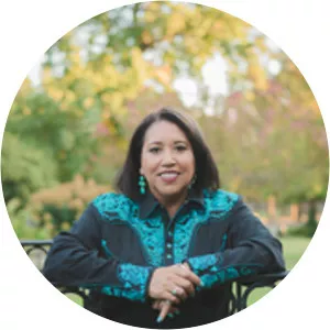 Hildie McQueen - Author