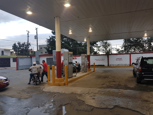 Hilgas El Almirante - Gas station in Santo Domingo Este, Dominican Republic