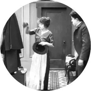 His Trysting Place - 1914 ‧ Indie film/Short ‧ 32 mins