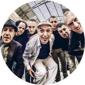 HK et les saltimbanks