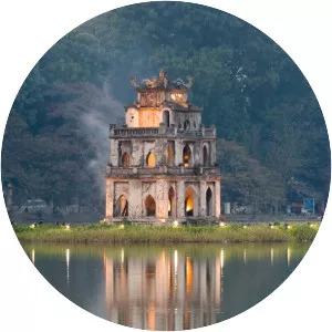 Hoàn Kiếm Lake (Hồ Hoàn Kiếm)