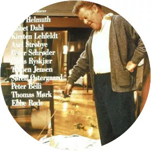 Høfeber - 1991 ‧ Drama/Comedy ‧ 1h 30m