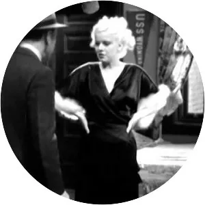 Hold Your Man - 1933 ‧ Black and white/Drama ‧ 1h 27m