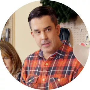 Holiday Home Makeover with Mr. ChristmasSince 2020