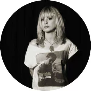 Holly Partridge - Singer