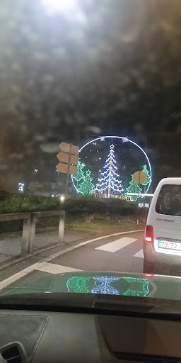 Homenagem ao 25 de Abril - Sculpture in Fafe, Portugal