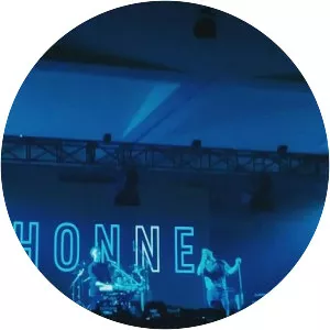 HONNE