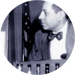 Hooked - Illegal Drugs and How They Got That WaySince 2000