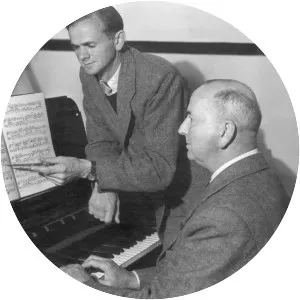 Hooper Brewster-Jones - Musician