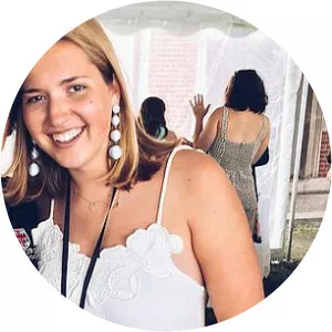 Hopie Carlson - Tucker Carlson's daughter