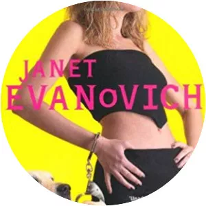 Hot Six - Novel by Janet Evanovich