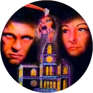 House of Shadows (La casa de las . . .