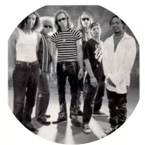 Howling Diablos - Musical group