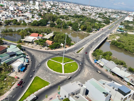 Hung Vuong Bridge Roundabout - Park in Phan Thiet, Vietnam