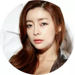 Hwayobi - South Korean singer