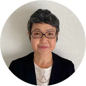 Hyun Yi Kang - American writer