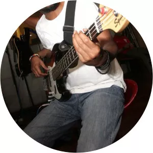Ibank Musician - Bassist
