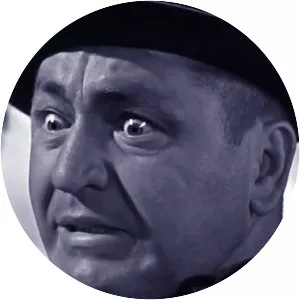 Idiots Deluxe - 1945 ‧ Black and white/Short ‧ 18 mins