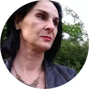 Idoia Arana-Beobide - Douglas Cardinal's wife