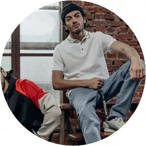 Idris & Leos - Musical artist