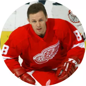 Igor Larionov - Russian ice hockey coach