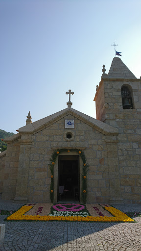 Igreja Paroquial Valadares - Church in Portugal