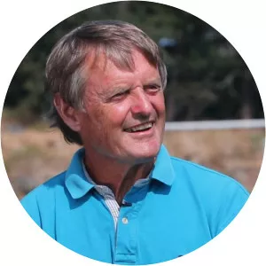 Ike MacKay - Football player