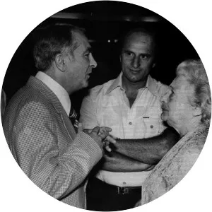 Ina Jun-Broda - Writer