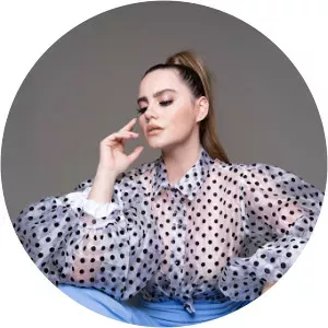 Ingrid Contreras - Singer