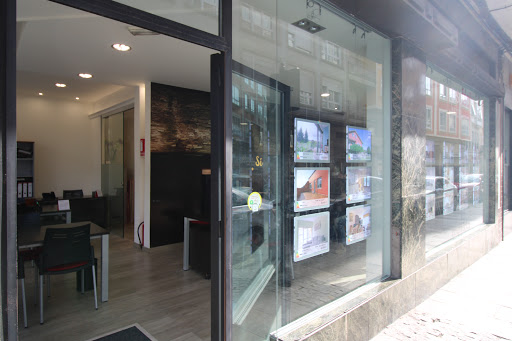 Inmobiliaria Pisofacil - Real estate agency in Lugo, Spain