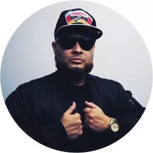 nilo stari intre - Musical artist