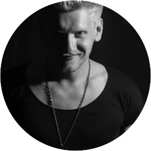 iO (Mulen) - Musical artist