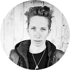 iO Tillett Wright