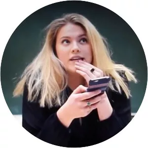 Iris van Loen - Actress