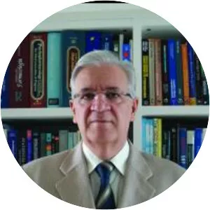 Irismar Reis de Oliveira - Author