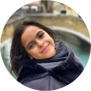 Isabella Camargo photograph