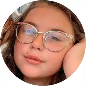 Isabella Oliveira photograph