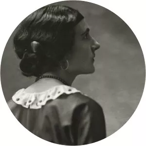 Isabelle Sandy - French author