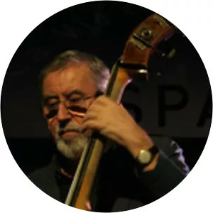 Isla Eckinger - Bassist