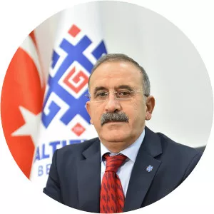 İsmail Özay