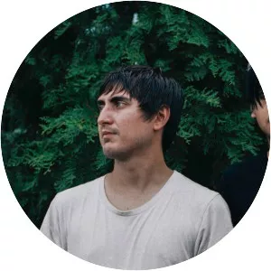 It Looks Sad. - Band