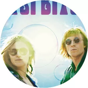 Itsi Bitsi - 2014 ‧ Drama ‧ 1h 49m