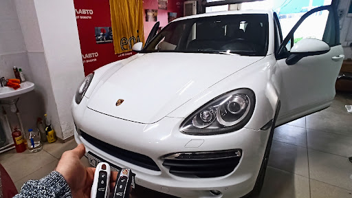 Izgotovleniye Avtomobil'nykh Klyuchey - 