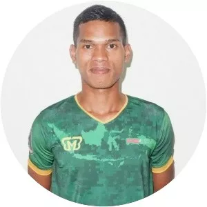 Izmy Hatuwe - Footballer