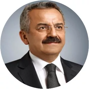 İzzet Çetin