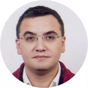 İzzet Nazlıaka photograph