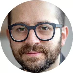 J. M. Cravioto - Director