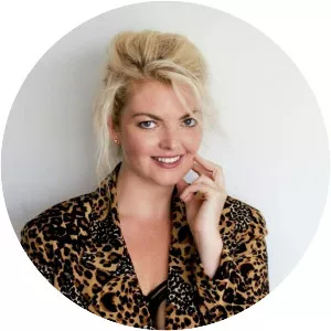 Jacelyn Holmes - Singer