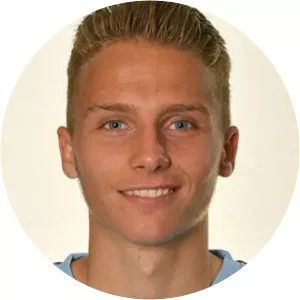 Jake Patrick Moy Giddings - Football player